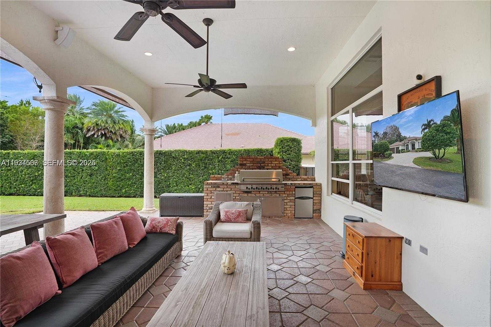 Small Image of 11242 SOUTH WEST 25TH CT, Davie Number 11