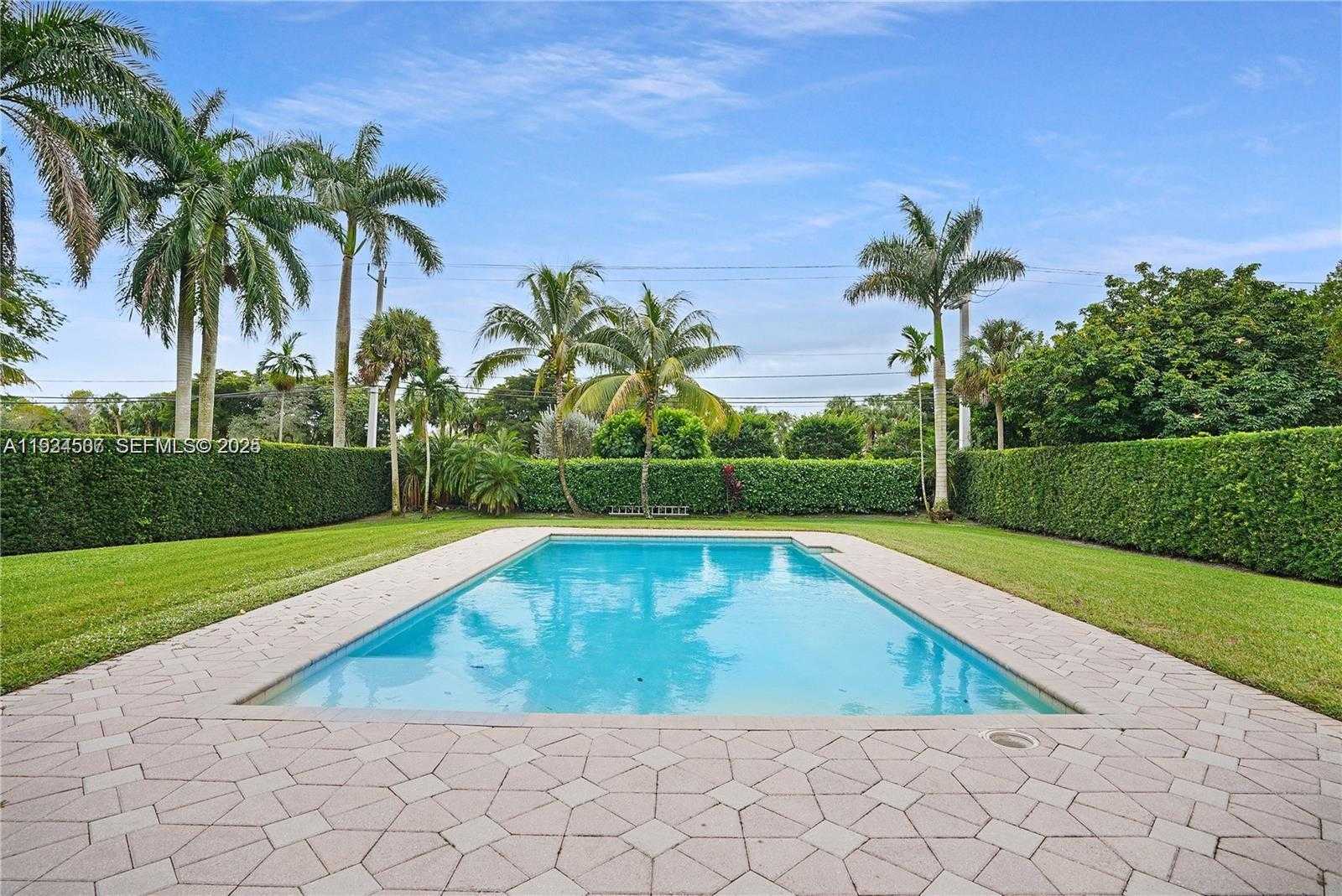 Small Image of 11242 SOUTH WEST 25TH CT, Davie Number 3