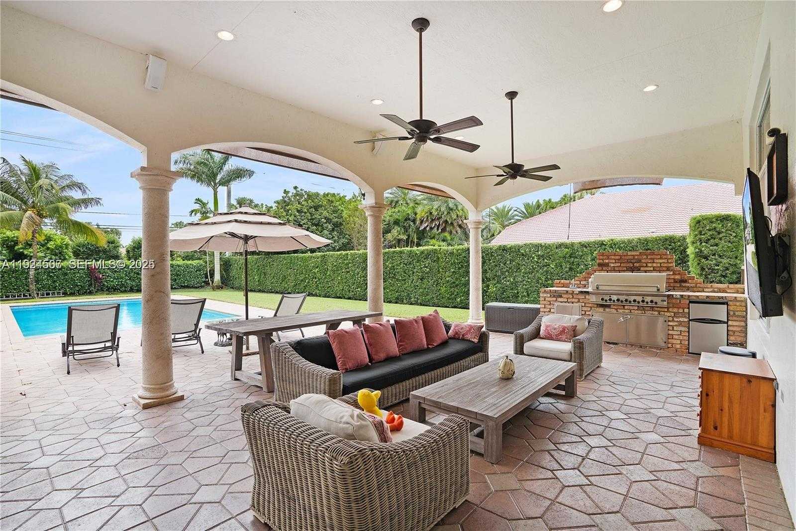 Small Image of 11242 SOUTH WEST 25TH CT, Davie Number 7