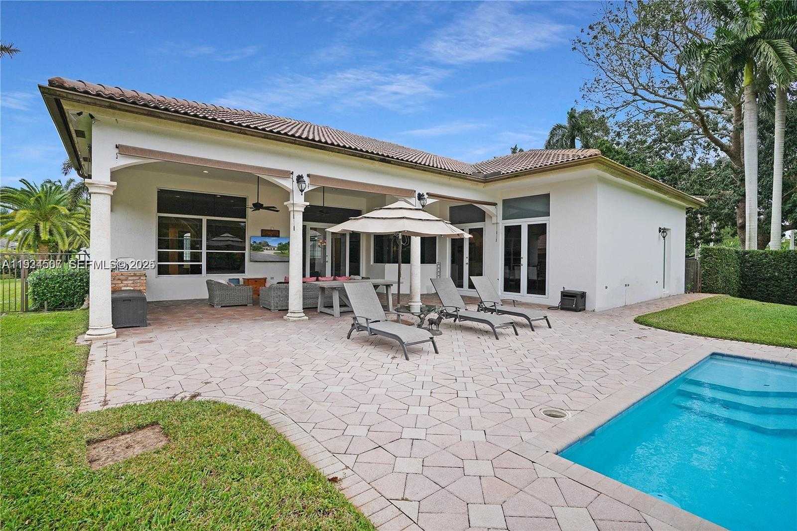 Small Image of 11242 SOUTH WEST 25TH CT, Davie Number 9