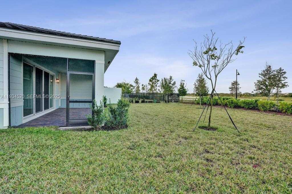 Small Image of 19594 BROAD SHORE WALK #19594, Loxahatchee Number 11