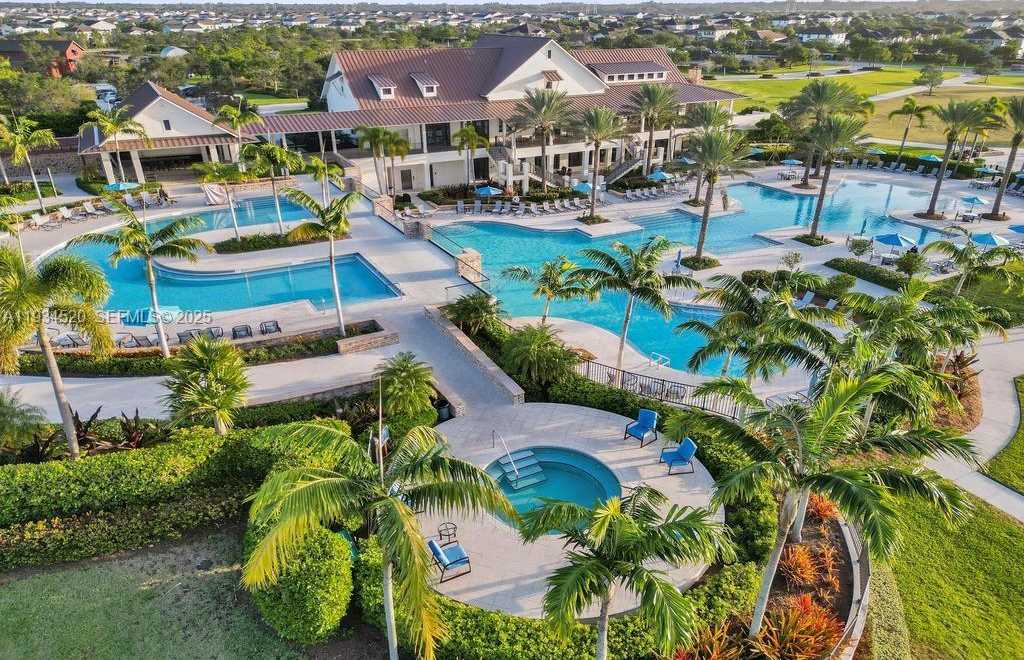 Small Image of 19594 BROAD SHORE WALK #19594, Loxahatchee Number 32