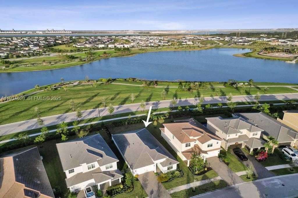 Small Image of 19594 BROAD SHORE WALK #19594, Loxahatchee Number 36