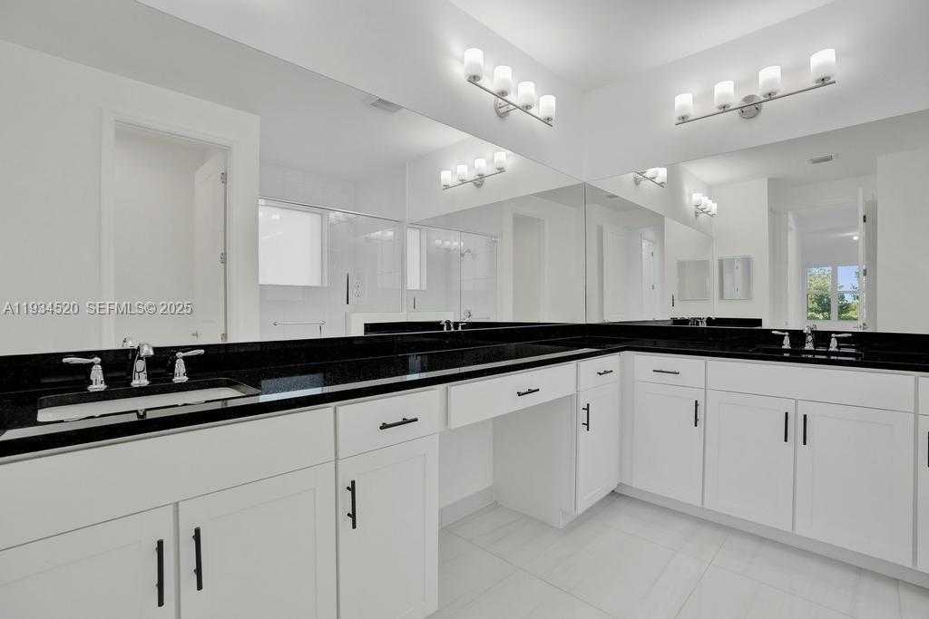 Small Image of 19594 BROAD SHORE WALK #19594, Loxahatchee Number 5