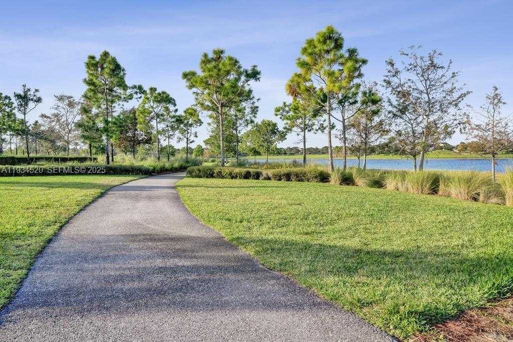 Small Image of 19594 BROAD SHORE WALK #19594, Loxahatchee Number 50