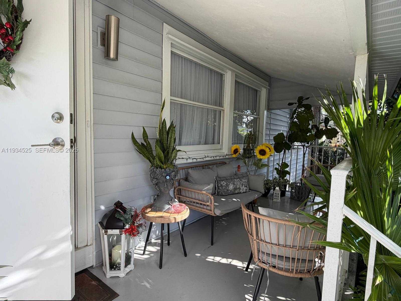 Small Image of Miami Number 5