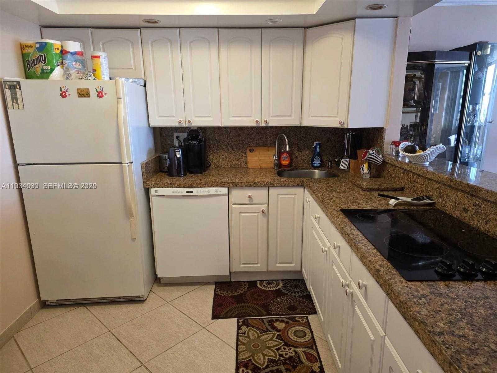 Small Image of 3180 SOUTH OCEAN DR #1617, Hallandale Beach Number 12