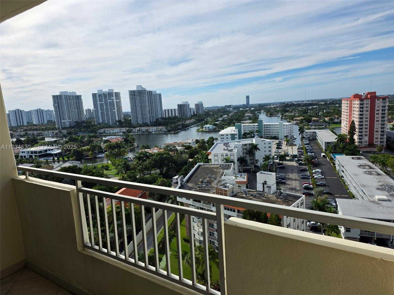 Small Image of 3180 SOUTH OCEAN DR #1617, Hallandale Beach Number 4