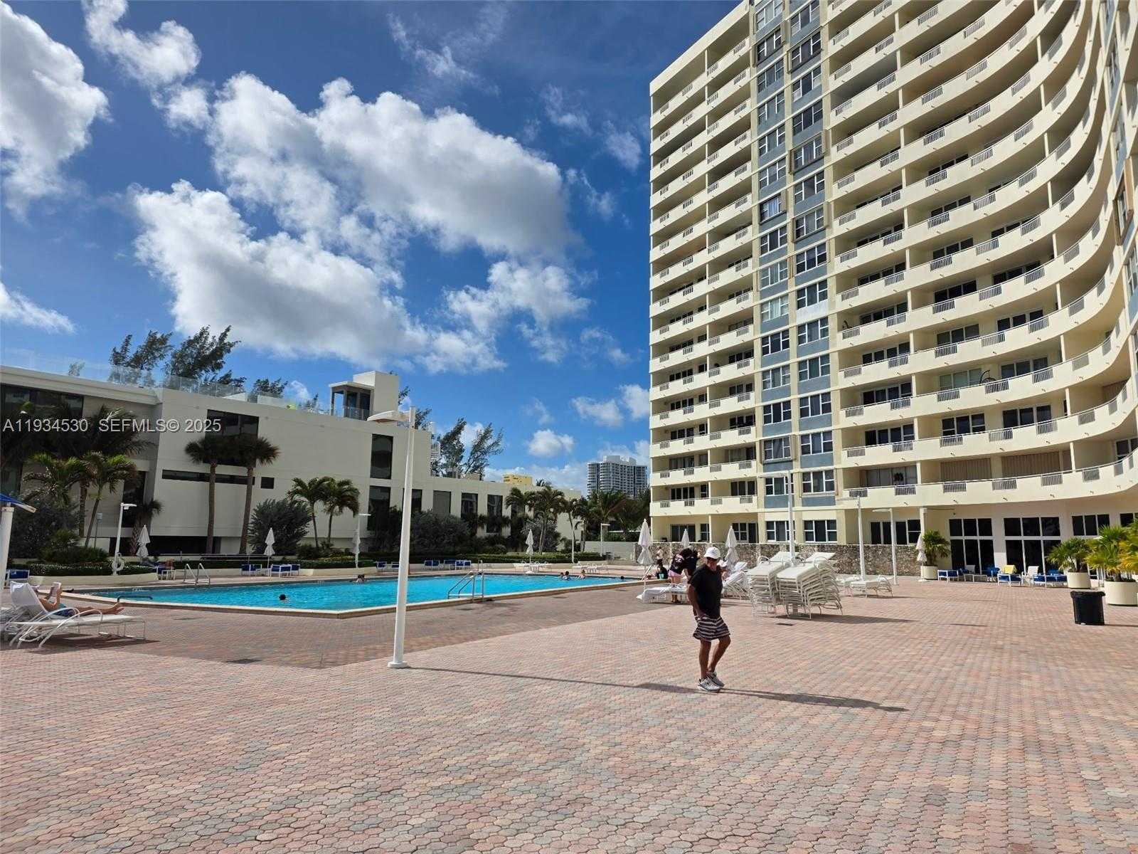 Small Image of 3180 SOUTH OCEAN DR #1617, Hallandale Beach Number 8