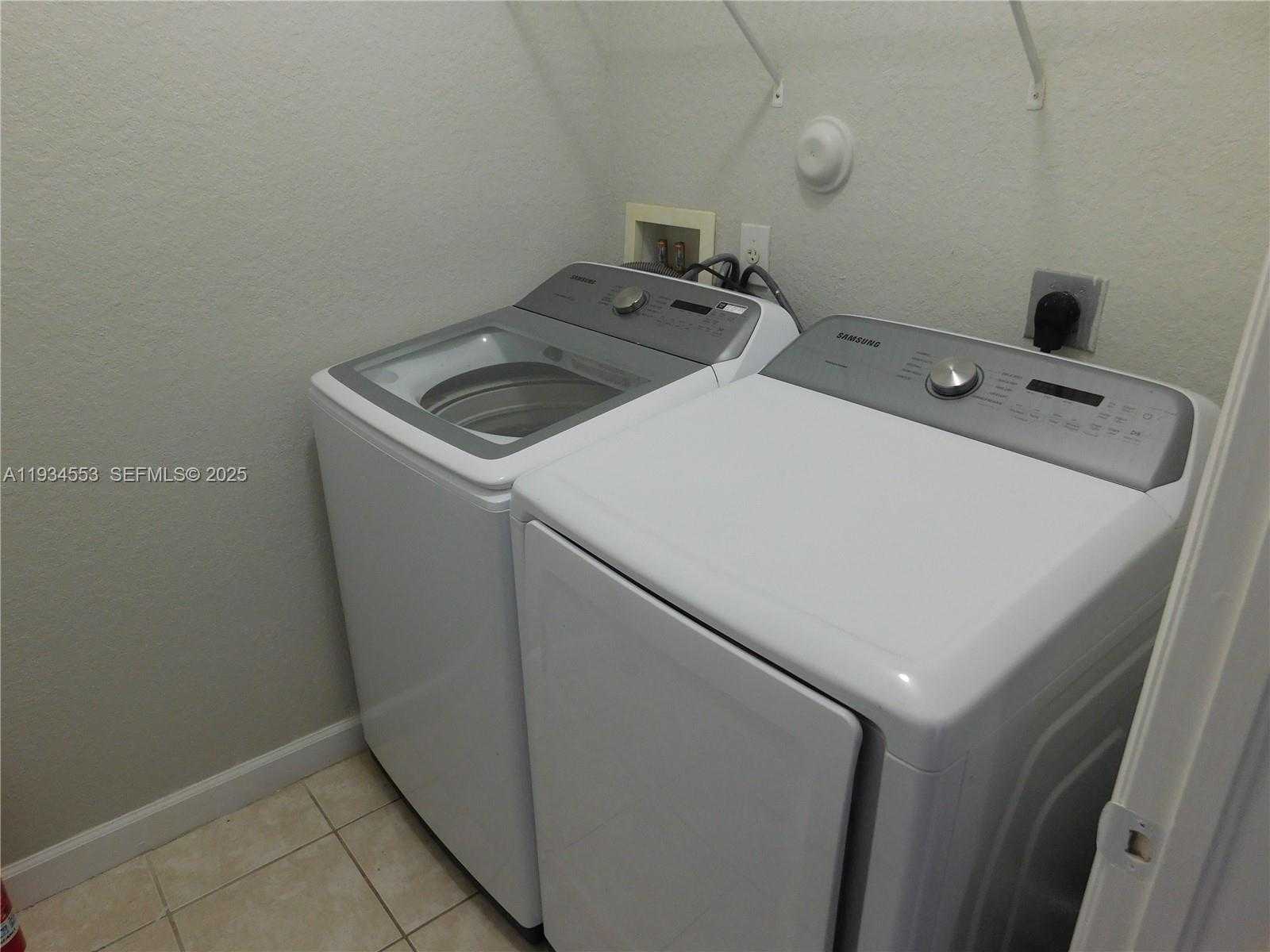 Small Image of Miami Number 8