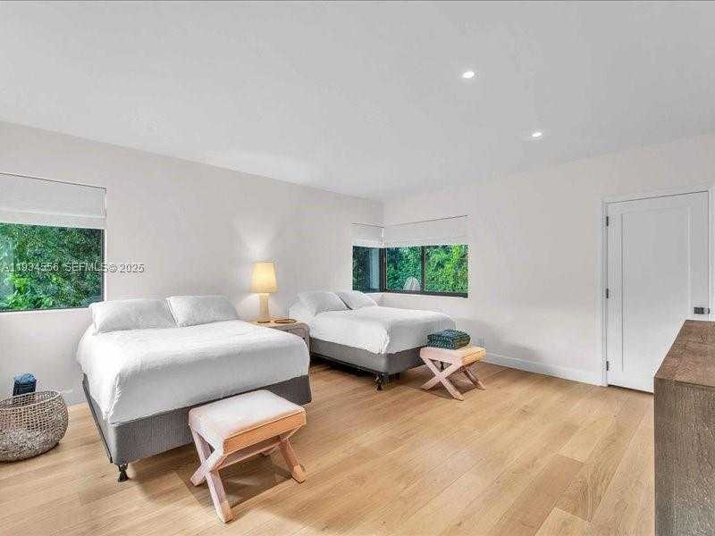 Small Image of 920 WEST 47TH CT, Miami Beach Number 10