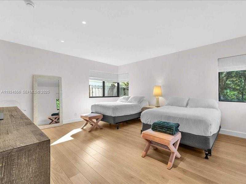 Small Image of 920 WEST 47TH CT, Miami Beach Number 11