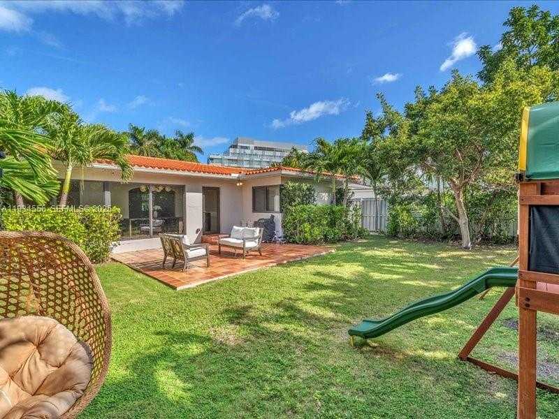 Small Image of 920 WEST 47TH CT, Miami Beach Number 16