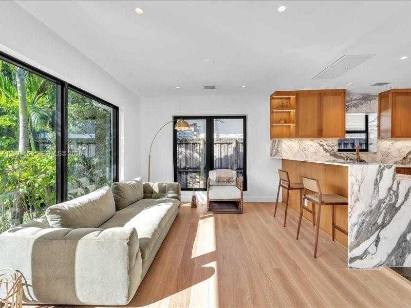 Small Image of 920 WEST 47TH CT, Miami Beach Number 7