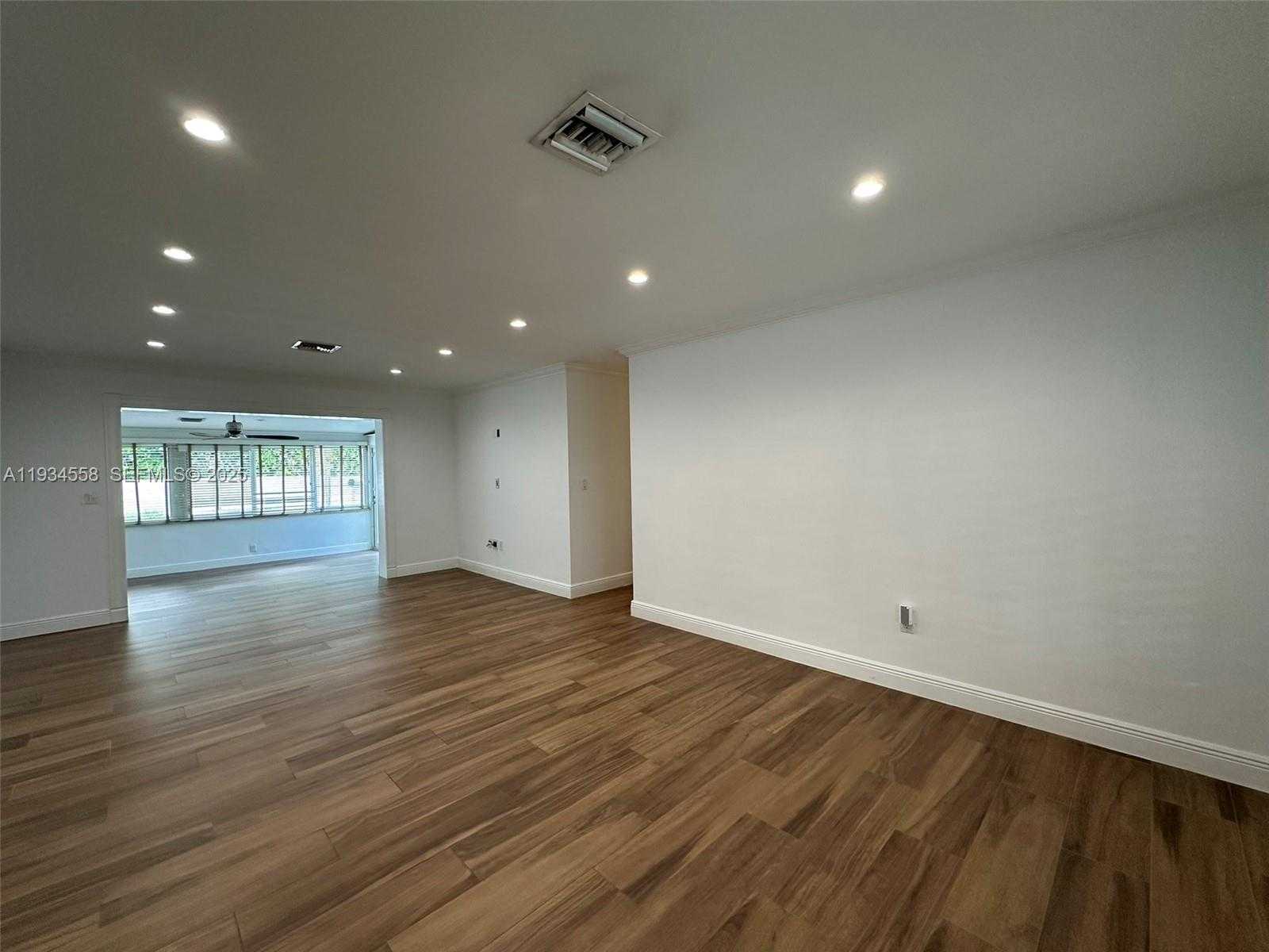 Small Image of 7535 SOUTH WEST 117 ST, Pinecrest Number 3