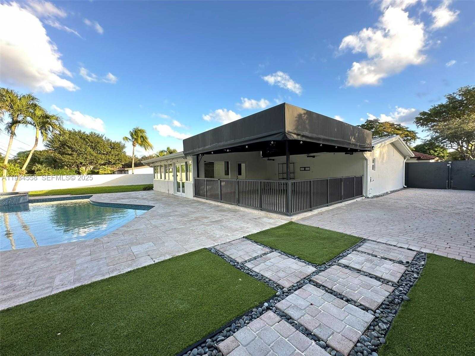 Small Image of 7535 SOUTH WEST 117 ST, Pinecrest Number 32