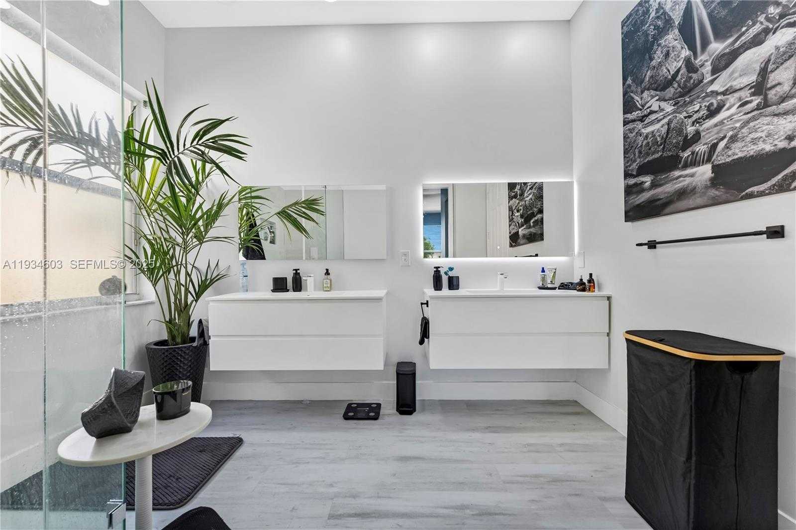 Small Image of 5046 SOUTH WEST 162ND AVE, Miramar Number 12