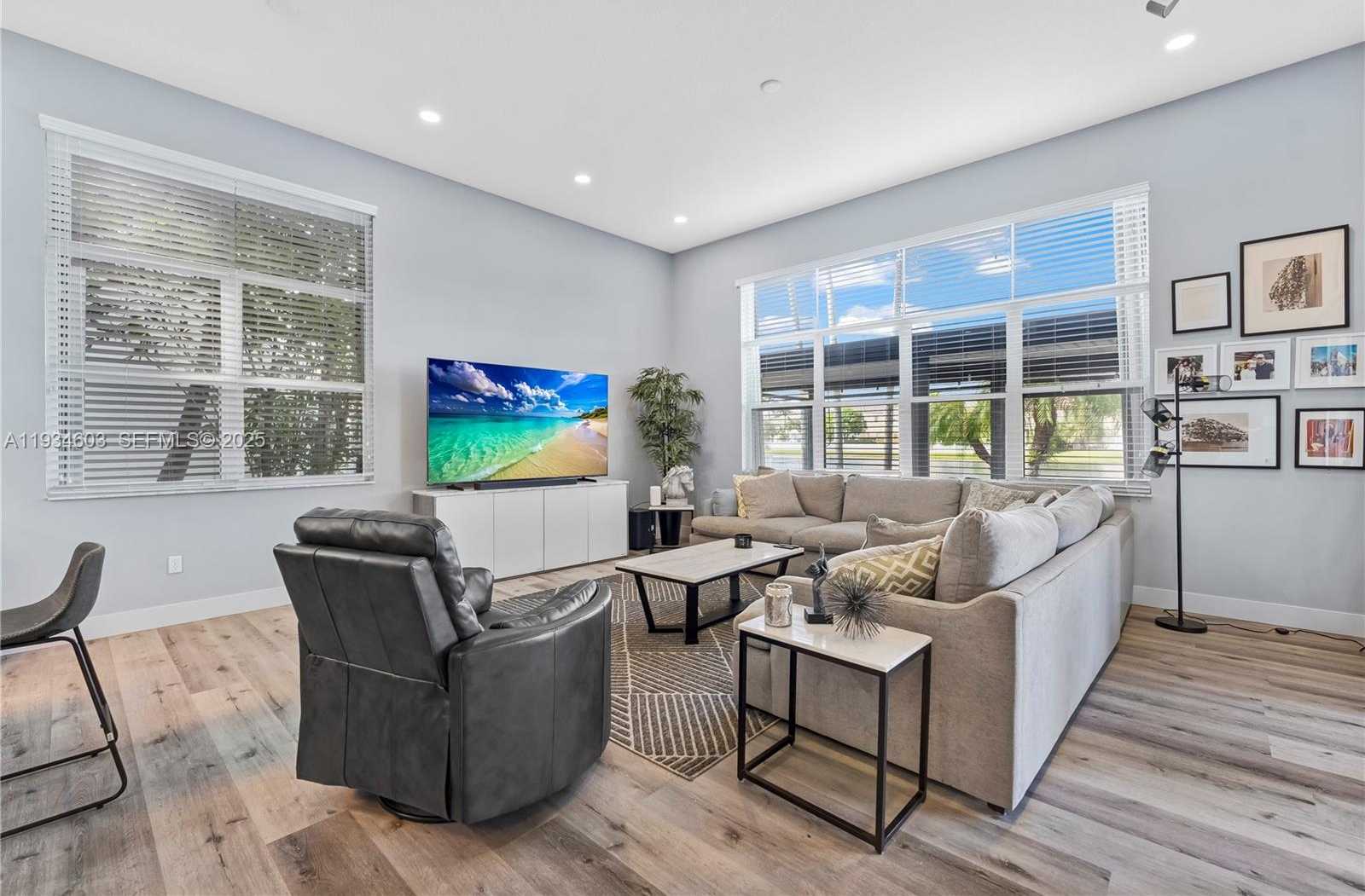 Small Image of 5046 SOUTH WEST 162ND AVE, Miramar Number 23