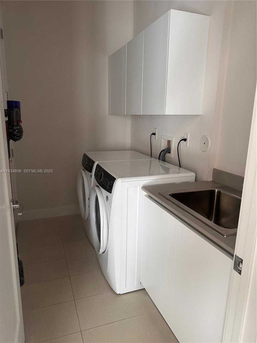Small Image of 8231 NORTH WEST 48TH ST #8231, Doral Number 10