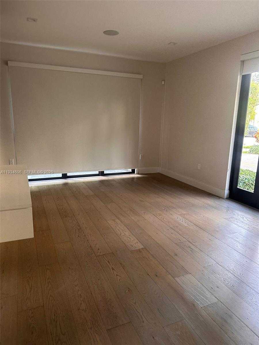 Small Image of 8231 NORTH WEST 48TH ST #8231, Doral Number 6