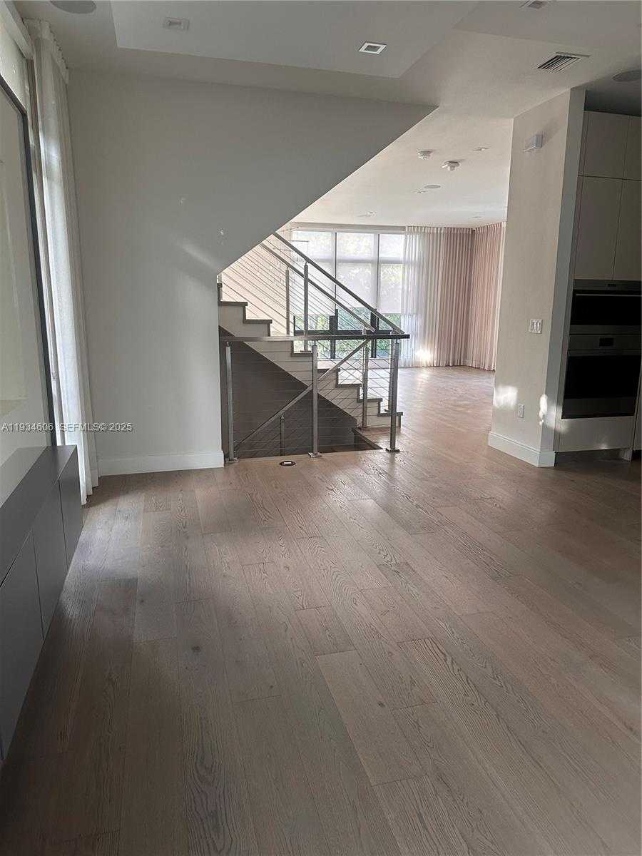 Small Image of 8231 NORTH WEST 48TH ST #8231, Doral Number 7