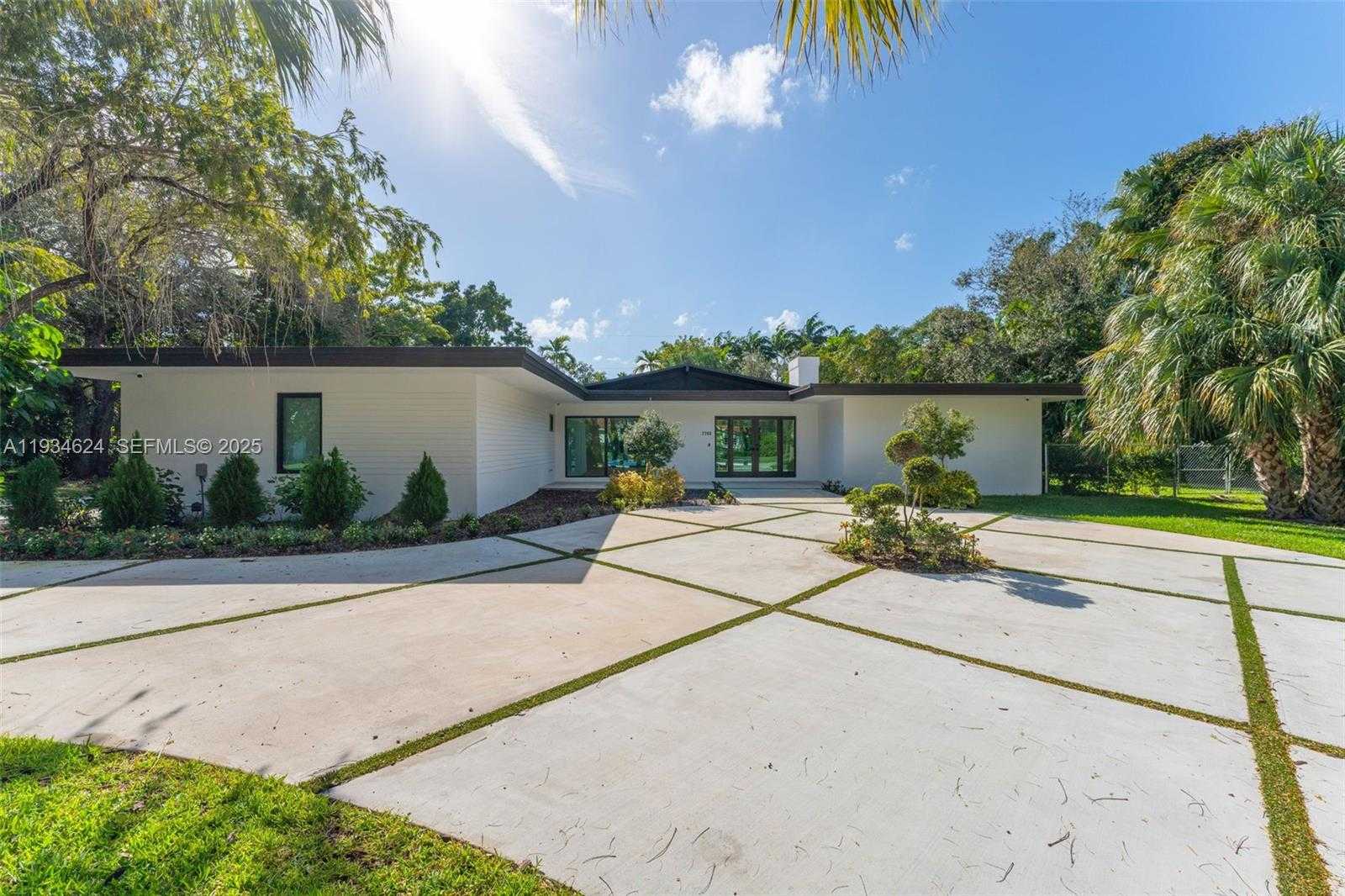 Small Image of 7760 SOUTH WEST 125TH TER, Pinecrest Number 3