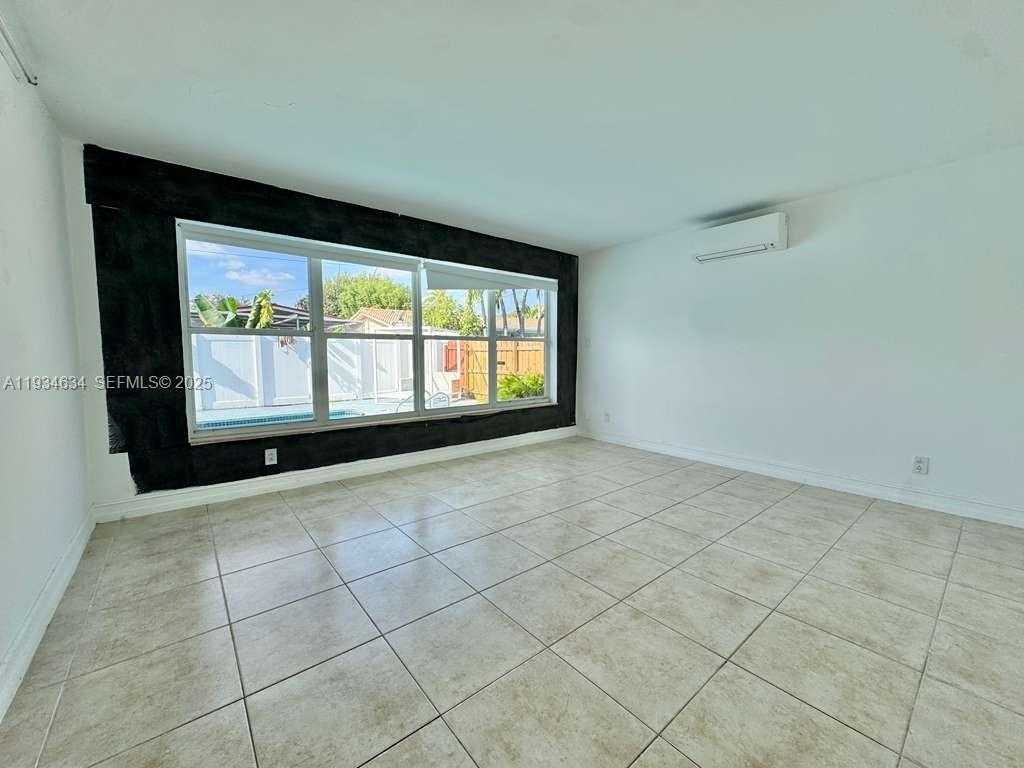 Small Image of 19410 NORTH EAST 19TH AVE, Miami Number 11