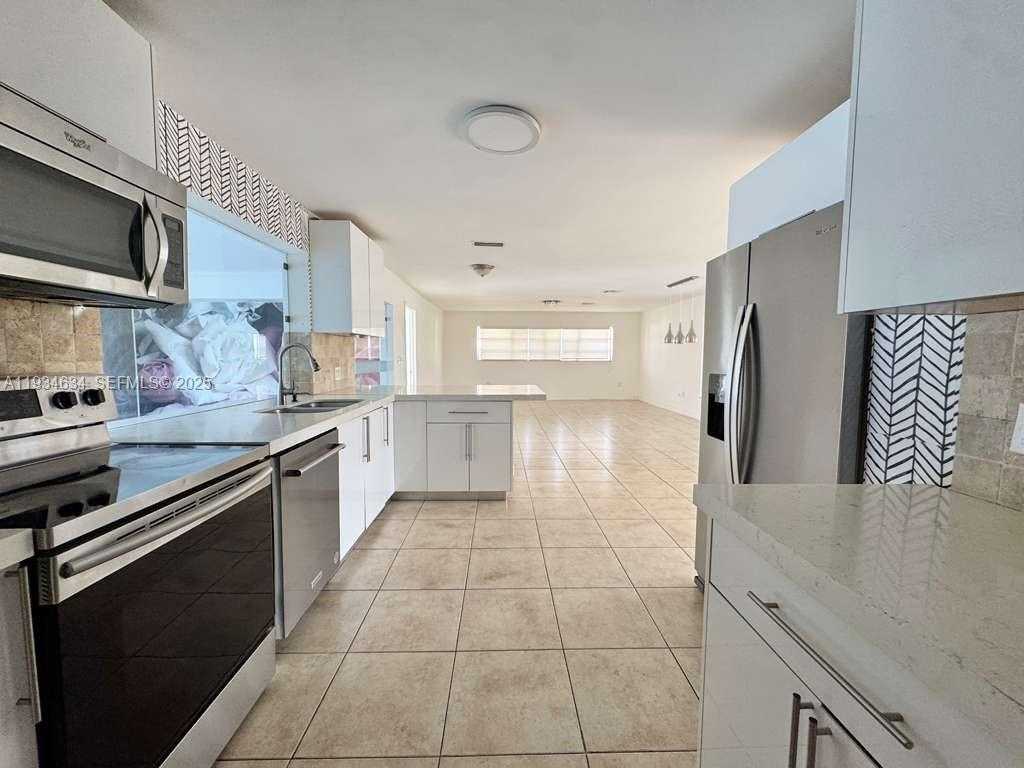 Small Image of 19410 NORTH EAST 19TH AVE, Miami Number 6