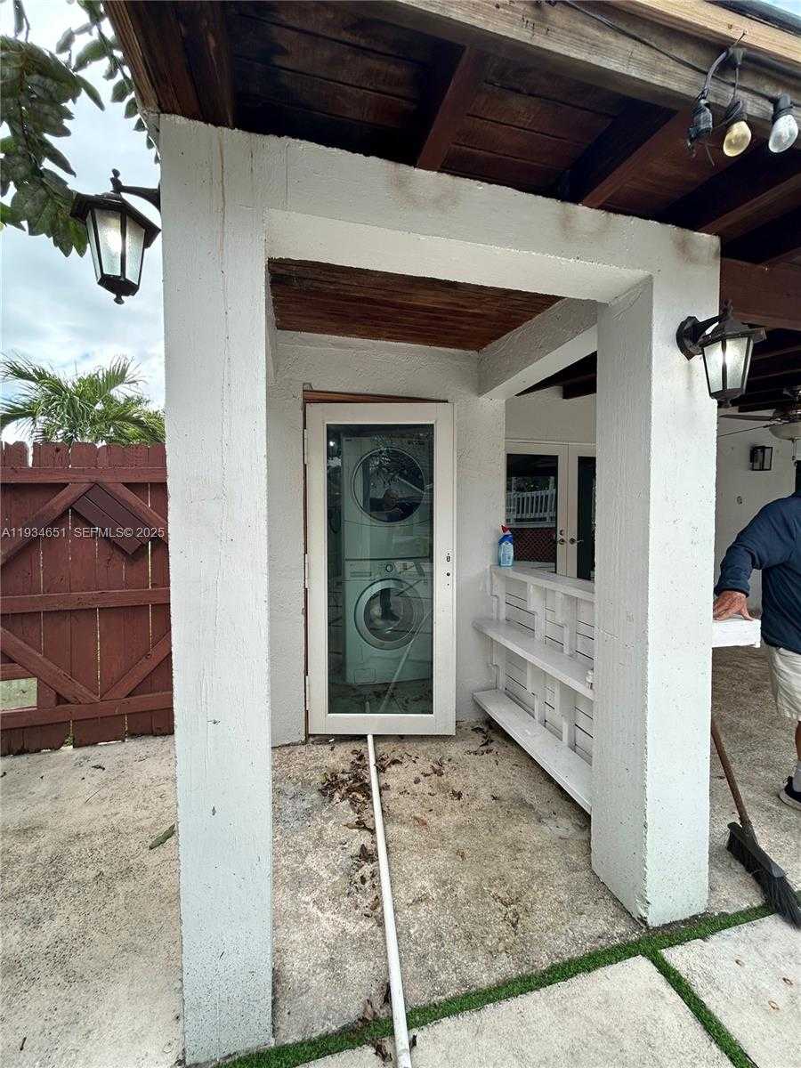 Small Image of 21939 SOUTH WEST 124TH PL #21939, Miami Number 21