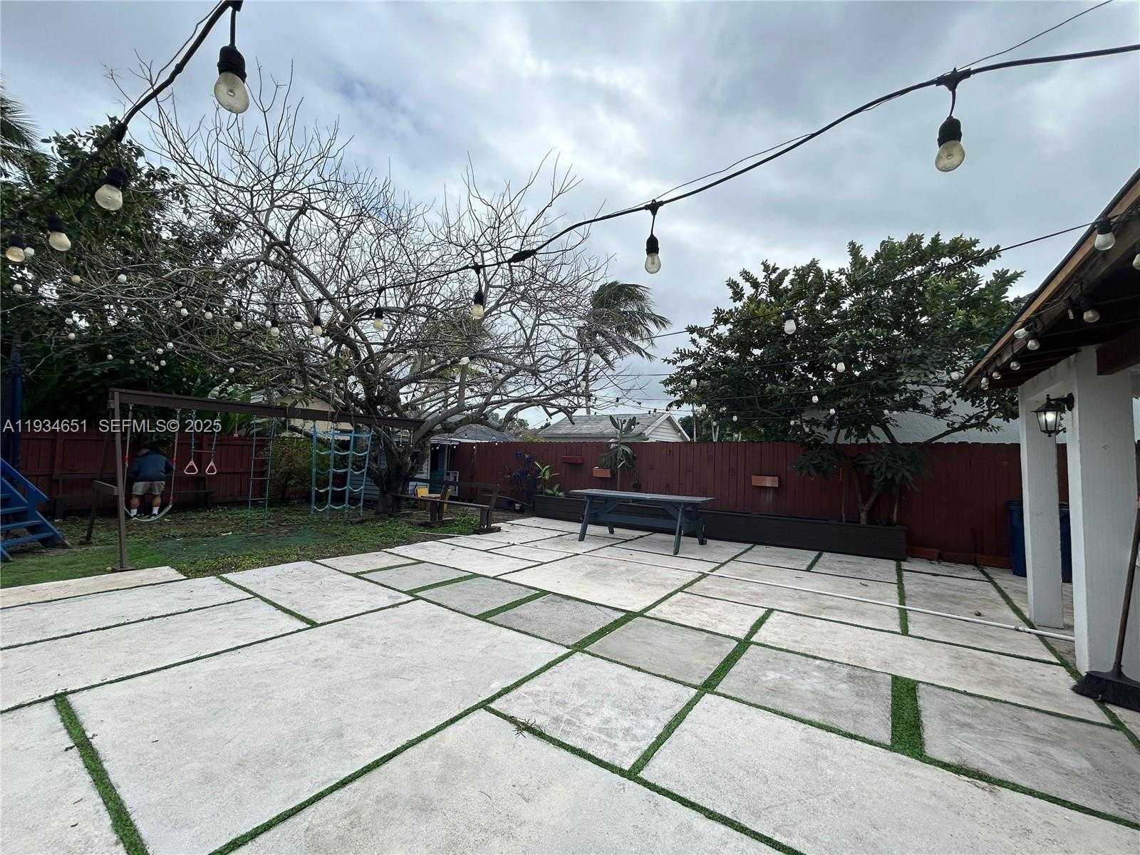 Small Image of 21939 SOUTH WEST 124TH PL #21939, Miami Number 23