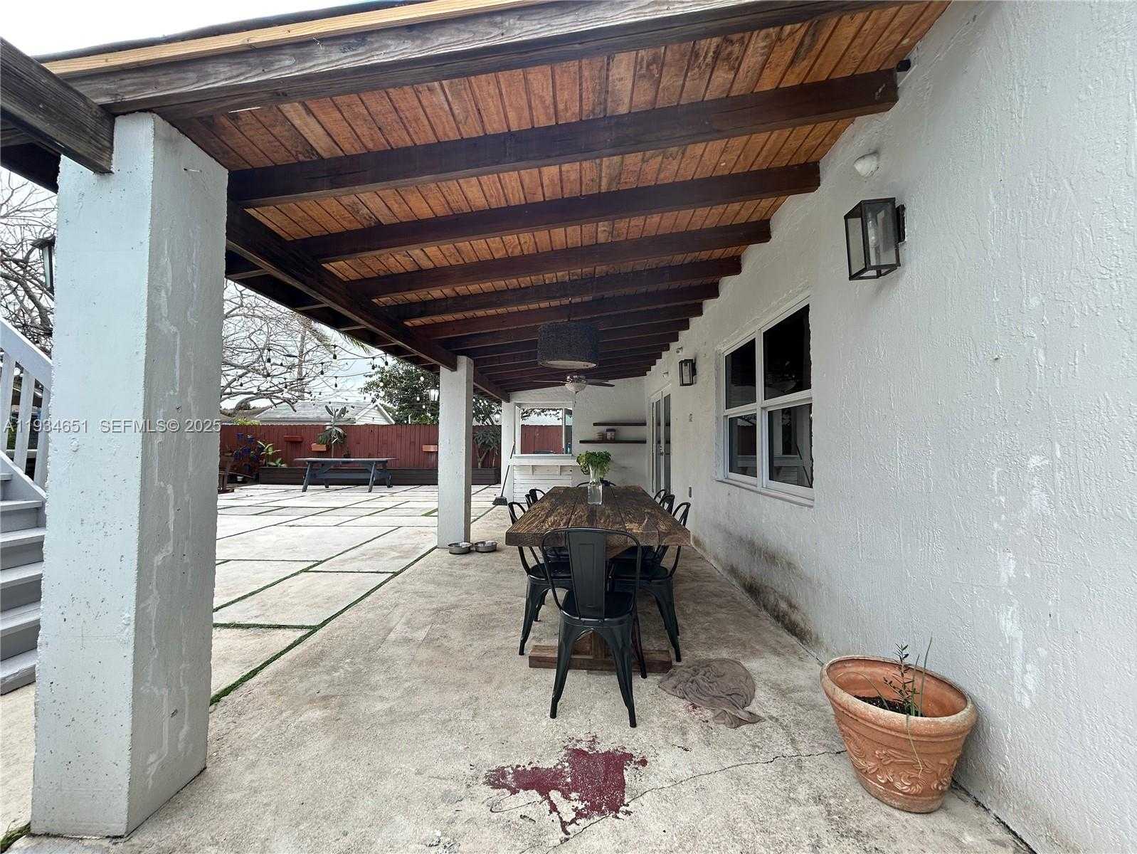 Small Image of 21939 SOUTH WEST 124TH PL #21939, Miami Number 24