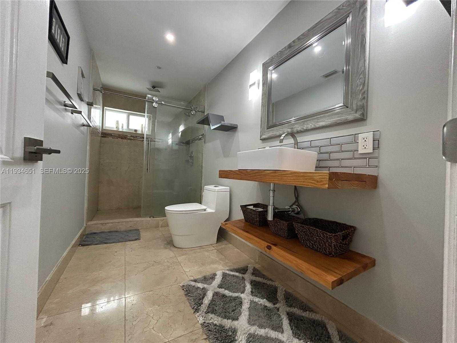 Small Image of 21939 SOUTH WEST 124TH PL #21939, Miami Number 8