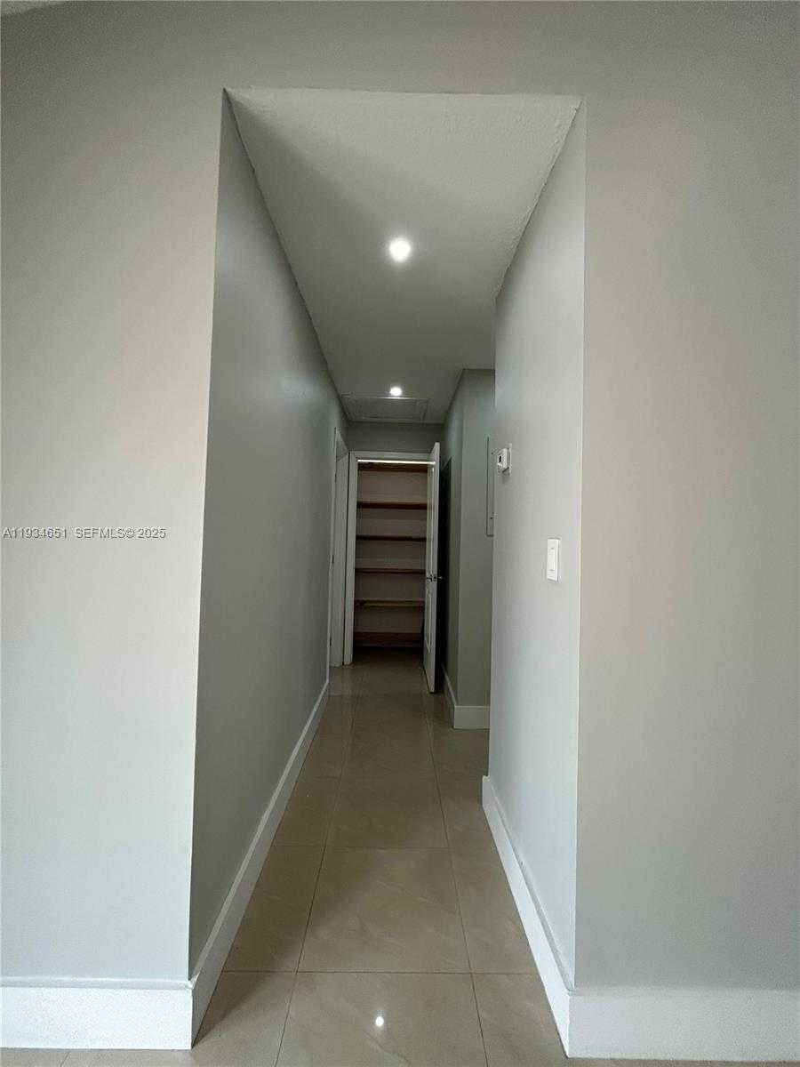 Small Image of 21939 SOUTH WEST 124TH PL #21939, Miami Number 9