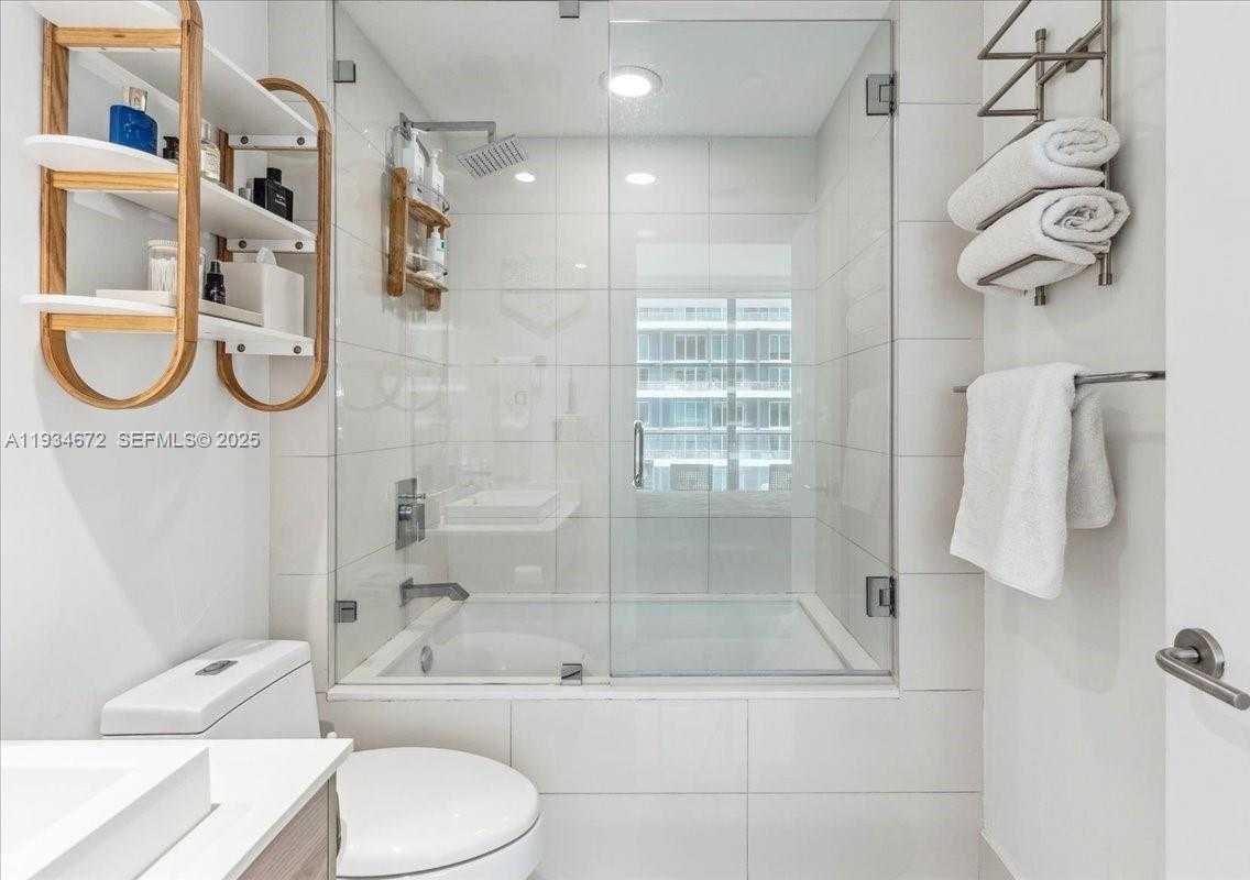 Small Image of 1300 SOUTH MIAMI AVE #3008, Miami Number 16