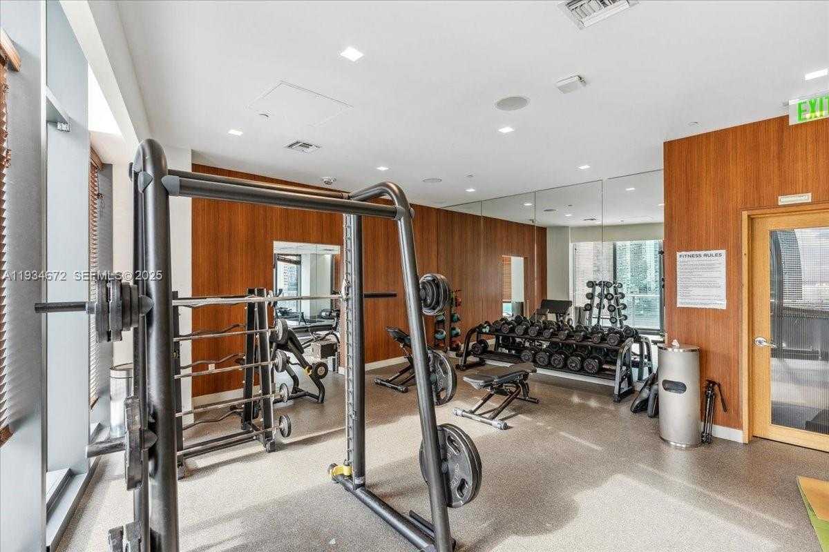 Small Image of 1300 SOUTH MIAMI AVE #3008, Miami Number 21