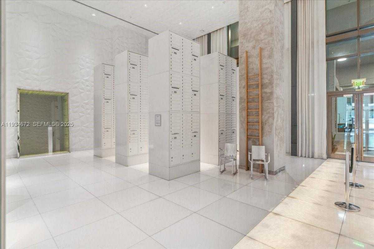 Small Image of 1300 SOUTH MIAMI AVE #3008, Miami Number 24