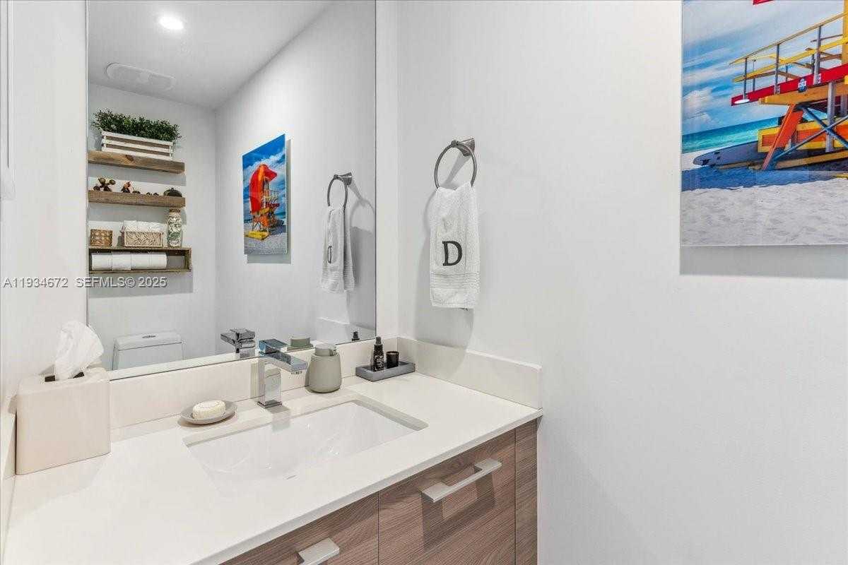 Small Image of 1300 SOUTH MIAMI AVE #3008, Miami Number 9