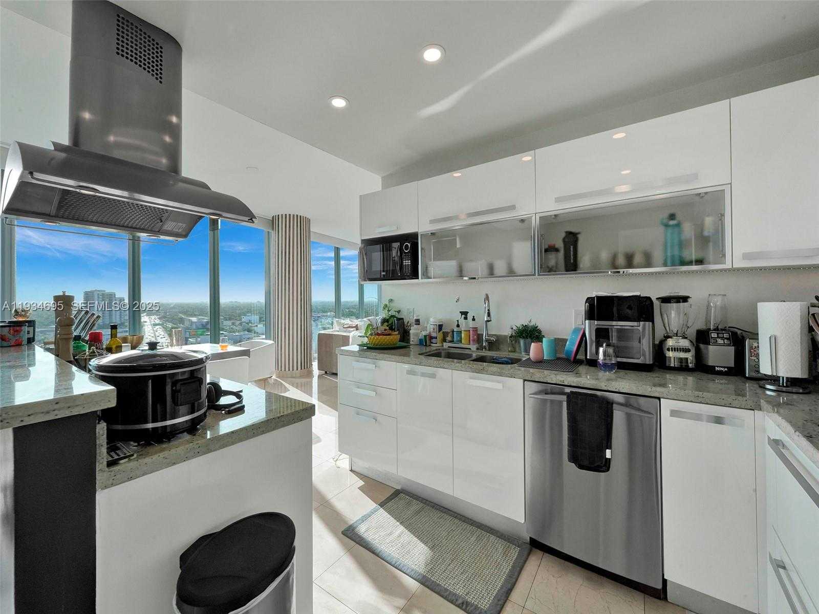 Small Image of 601 NORTH EAST 36TH ST #1801, Miami Number 11