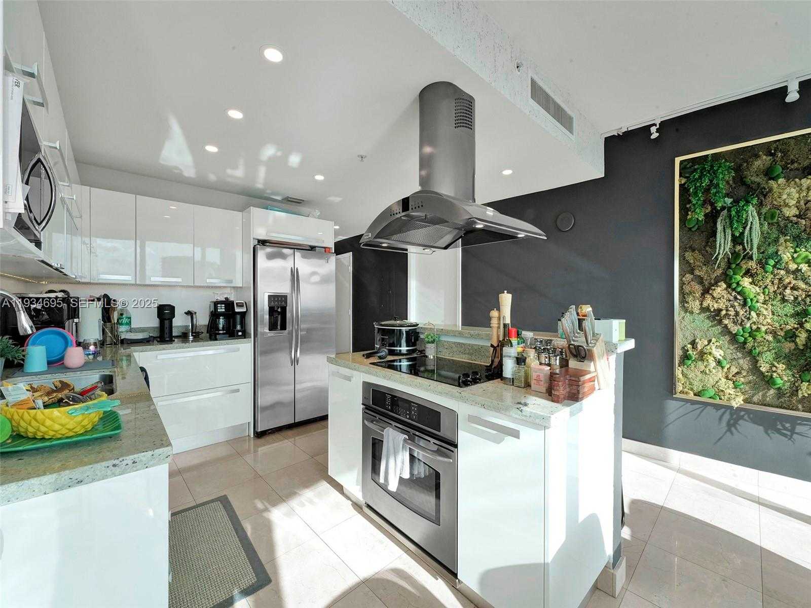 Small Image of 601 NORTH EAST 36TH ST #1801, Miami Number 12