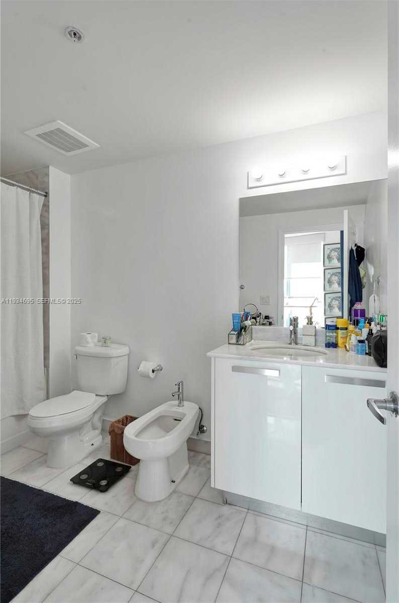 Small Image of 601 NORTH EAST 36TH ST #1801, Miami Number 17