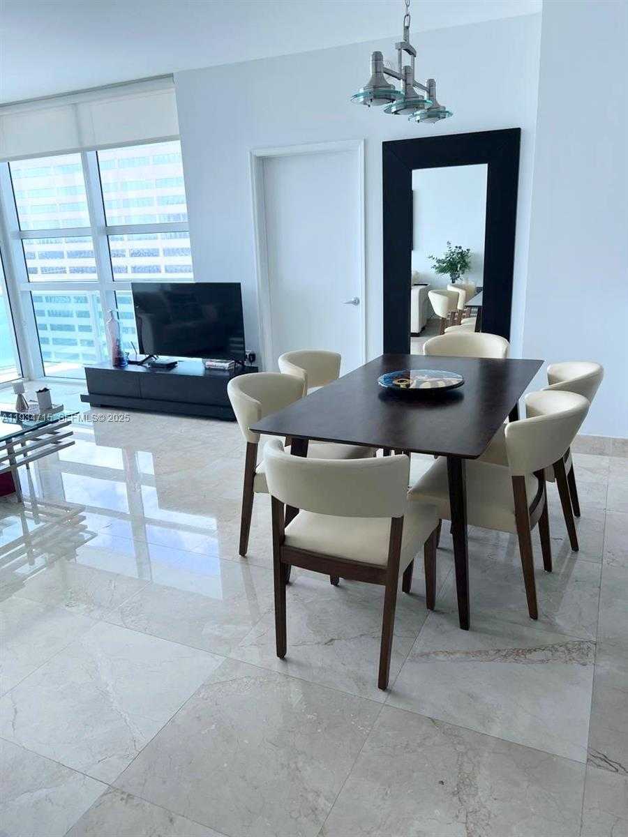 Small Image of 950 BRICKELL BAY DR #2711, Miami Number 10