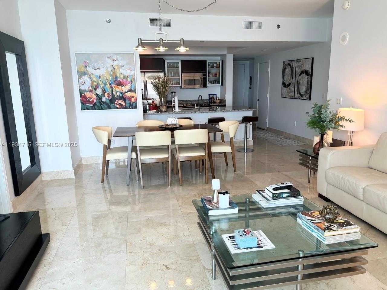 Small Image of 950 BRICKELL BAY DR #2711, Miami Number 11