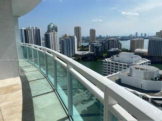 Small Image of 950 BRICKELL BAY DR #2711, Miami Number 4