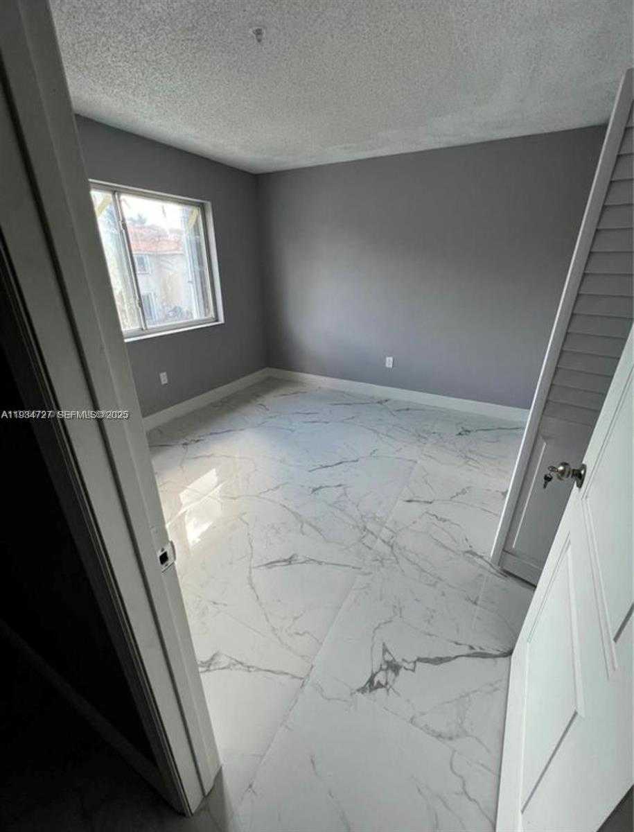 Small Image of 511 NORTH WEST 82ND AVE #418, Miami Number 14