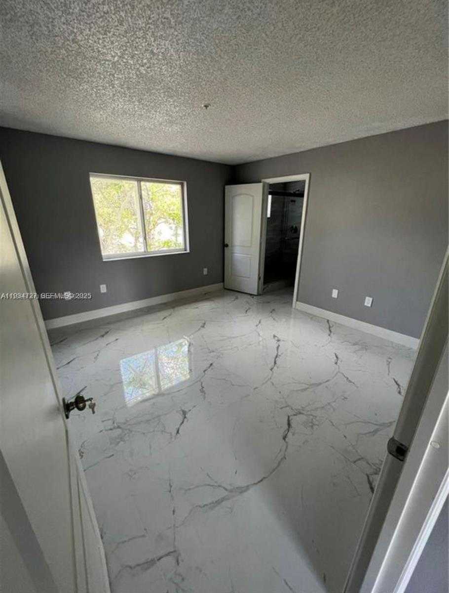 Small Image of 511 NORTH WEST 82ND AVE #418, Miami Number 7