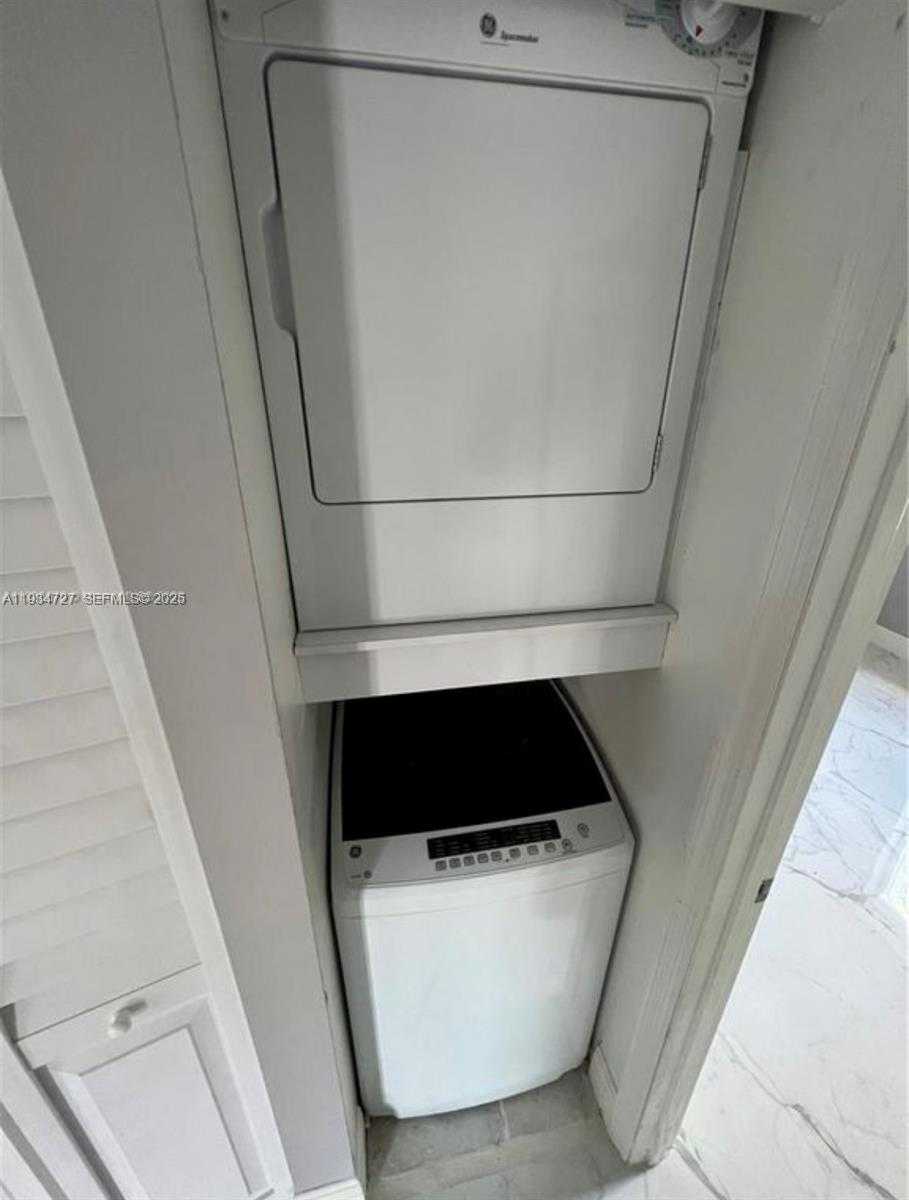 Small Image of 511 NORTH WEST 82ND AVE #418, Miami Number 9