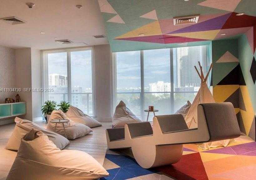 Small Image of 121 NORTH EAST 34TH ST #814, Miami Number 14