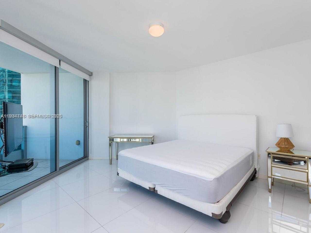 Small Image of 200 BISCAYNE BOULEVARD WAY #3102, Miami Number 12