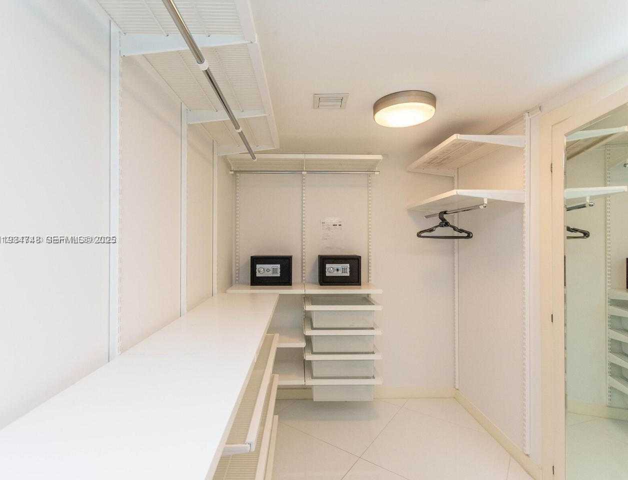 Small Image of 200 BISCAYNE BOULEVARD WAY #3102, Miami Number 15