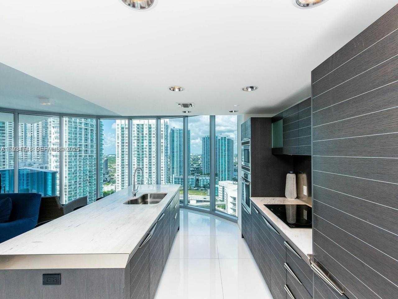Small Image of 200 BISCAYNE BOULEVARD WAY #3102, Miami Number 4